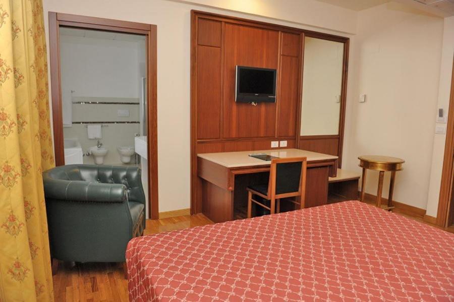 Hotel Svevo Gioia Del Colle Pokoj fotografie